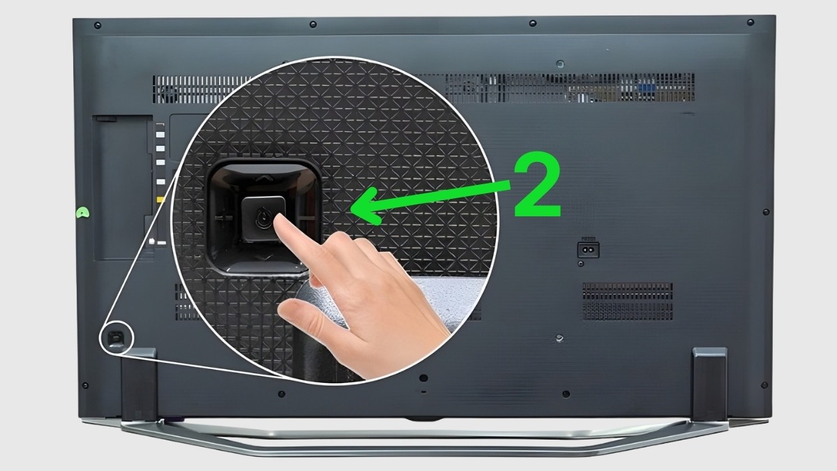 Cách khôi phục cài đặt gốc tivi Samsung bằng phím cứng bước 2