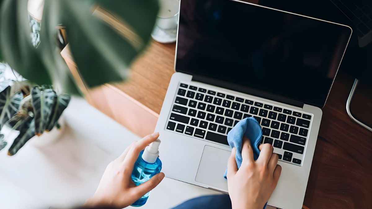 Nếu sau khi thực hiện  những cách tại nhà nhưng máy vẫn nóng thì nên mang đi kiểm tra