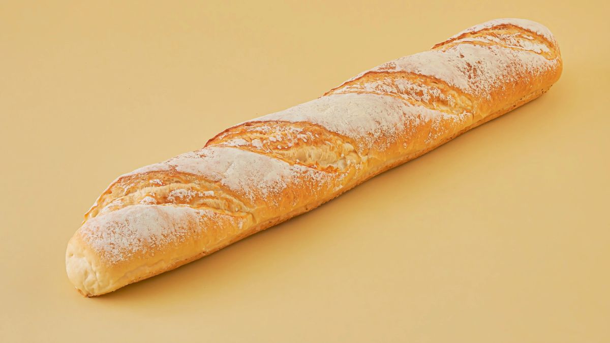 Nguyên liệu chính để làm bánh mì nướng bơ tỏi bằng nồi chiên không dầu