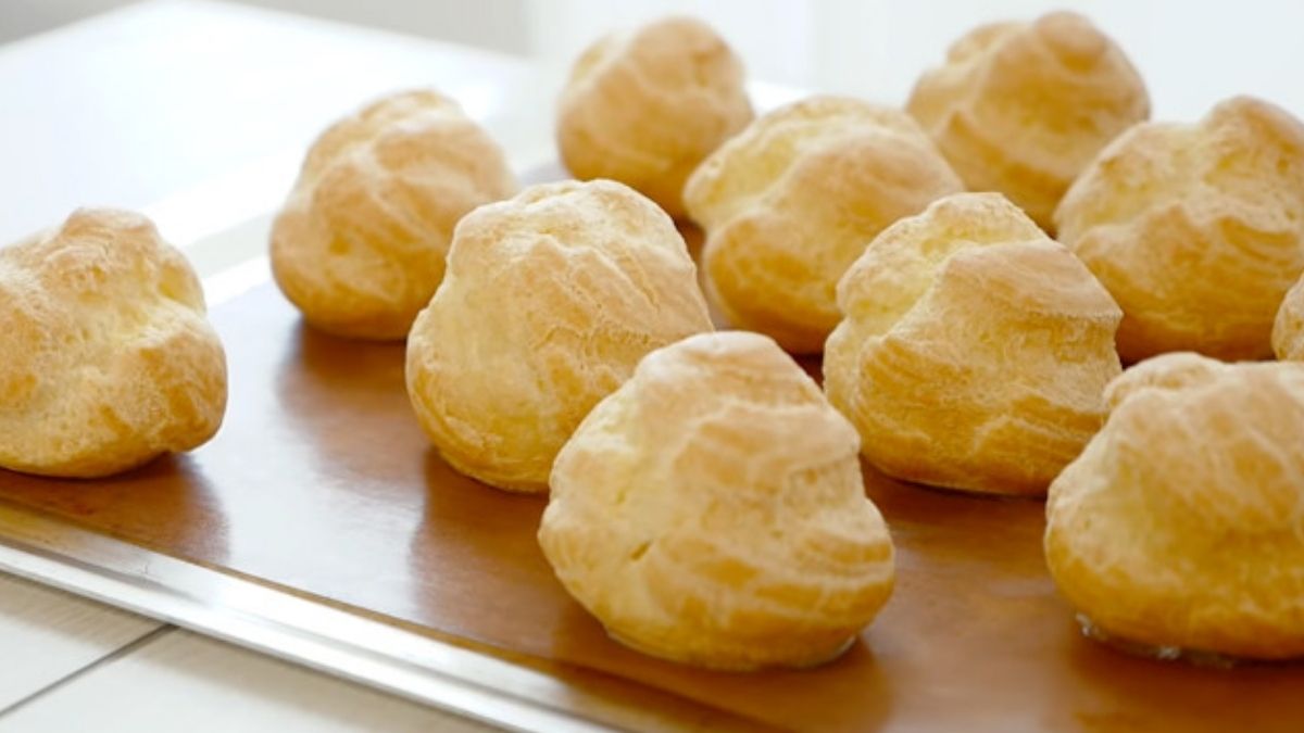 Lỗi vỏ bánh su kem bị cứng hoặc không giòn