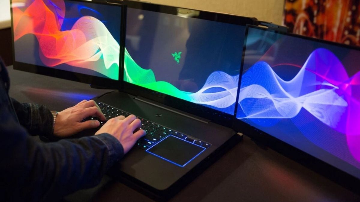 Những ưu thế khiến laptop 3 màn hình được lựa chọn