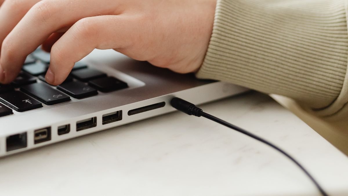 Thiết lập chế độ pin sai có thể khiến laptop bị giật lag khi sạc