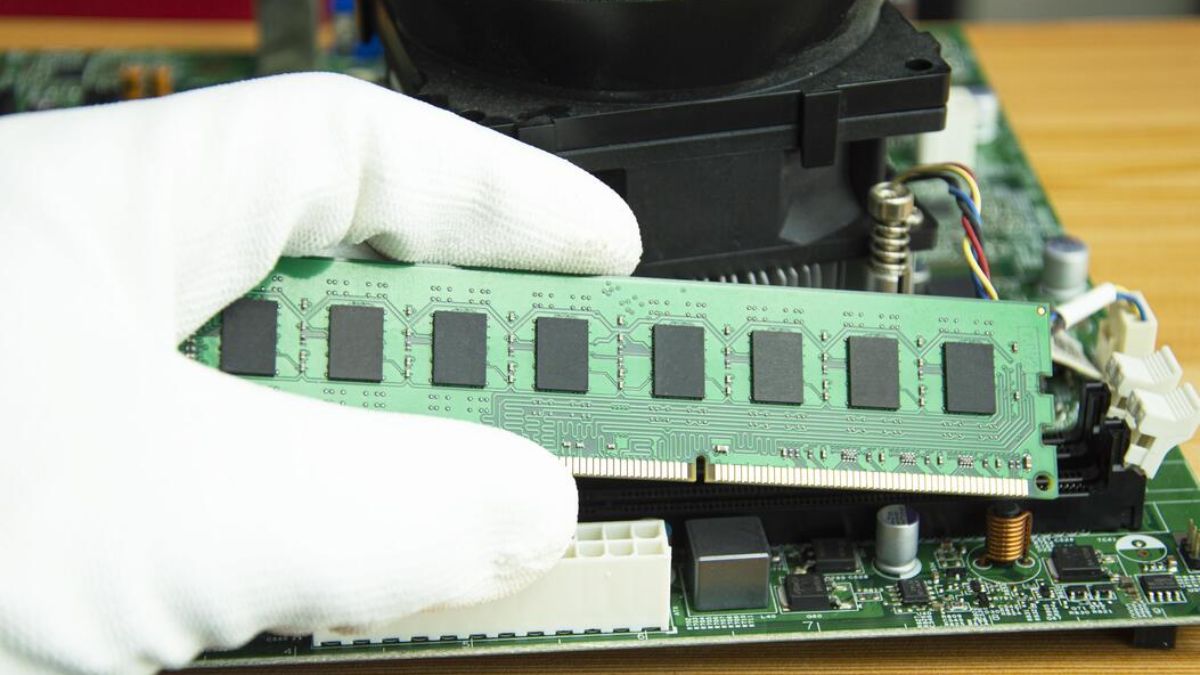 Kiểm tra và vệ sinh RAM để khắc phục tình trạng máy tính Dell kêu tít tít liên tục