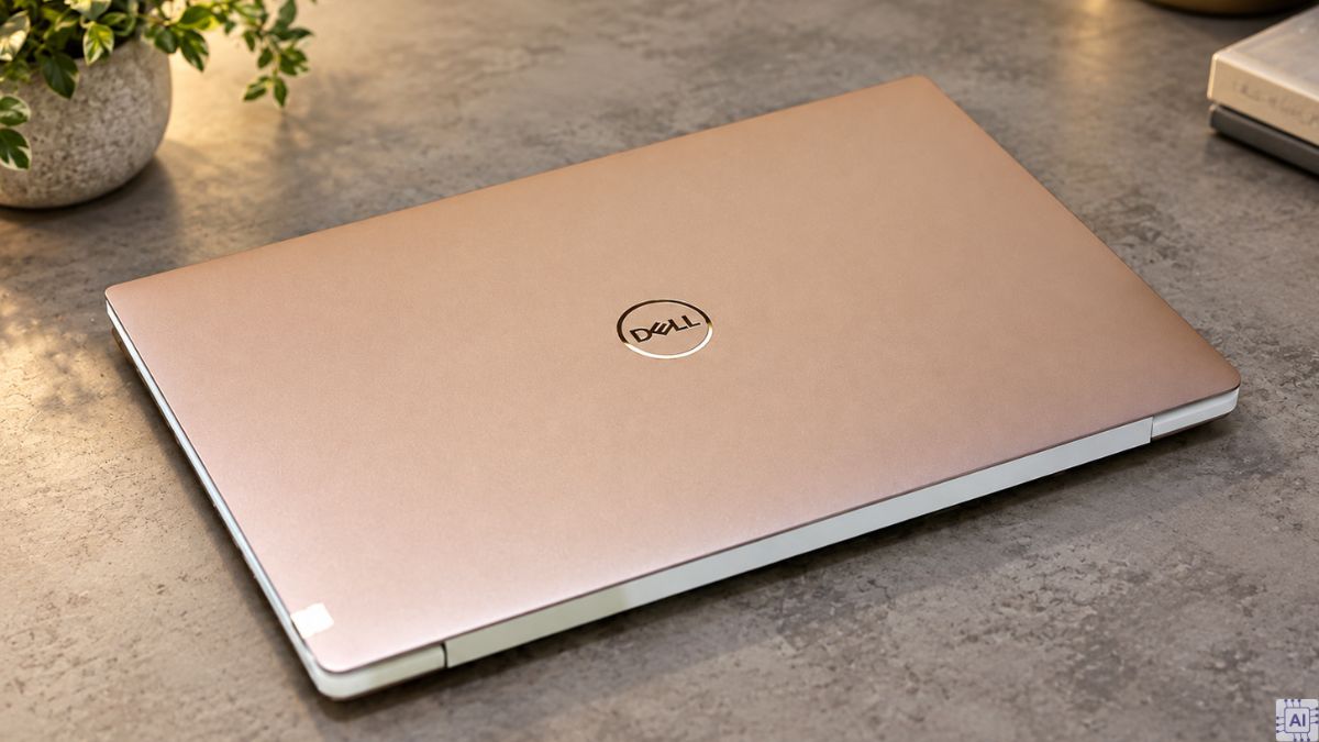 Laptop Dell màu vàng lập trình viên