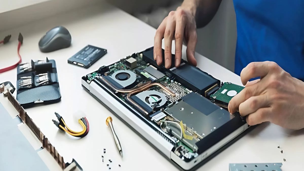 Mang máy đến trung tâm sửa chữa khi nghi ngờ lỗi mainboard hoặc GPU