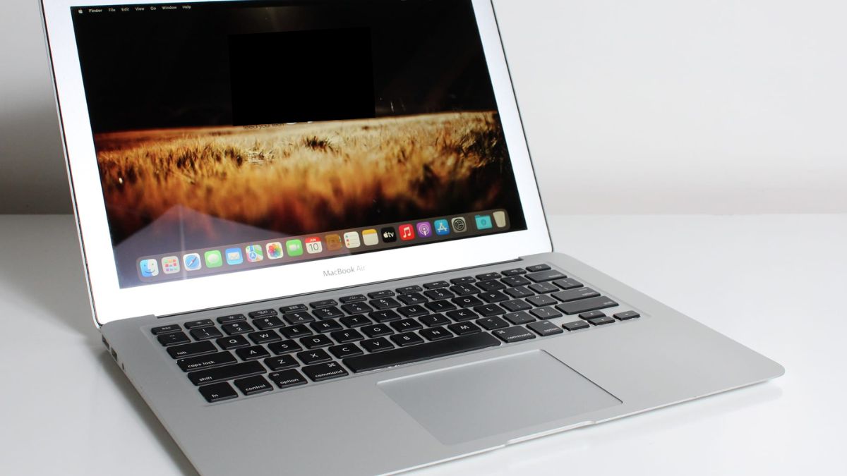 MacBook Air A1466 là đời nào? Cách nhận biết nhanh