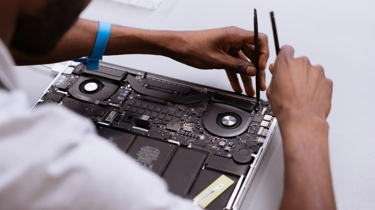 Thông tin về chi phí sửa chữa Macbook không lên nguồn