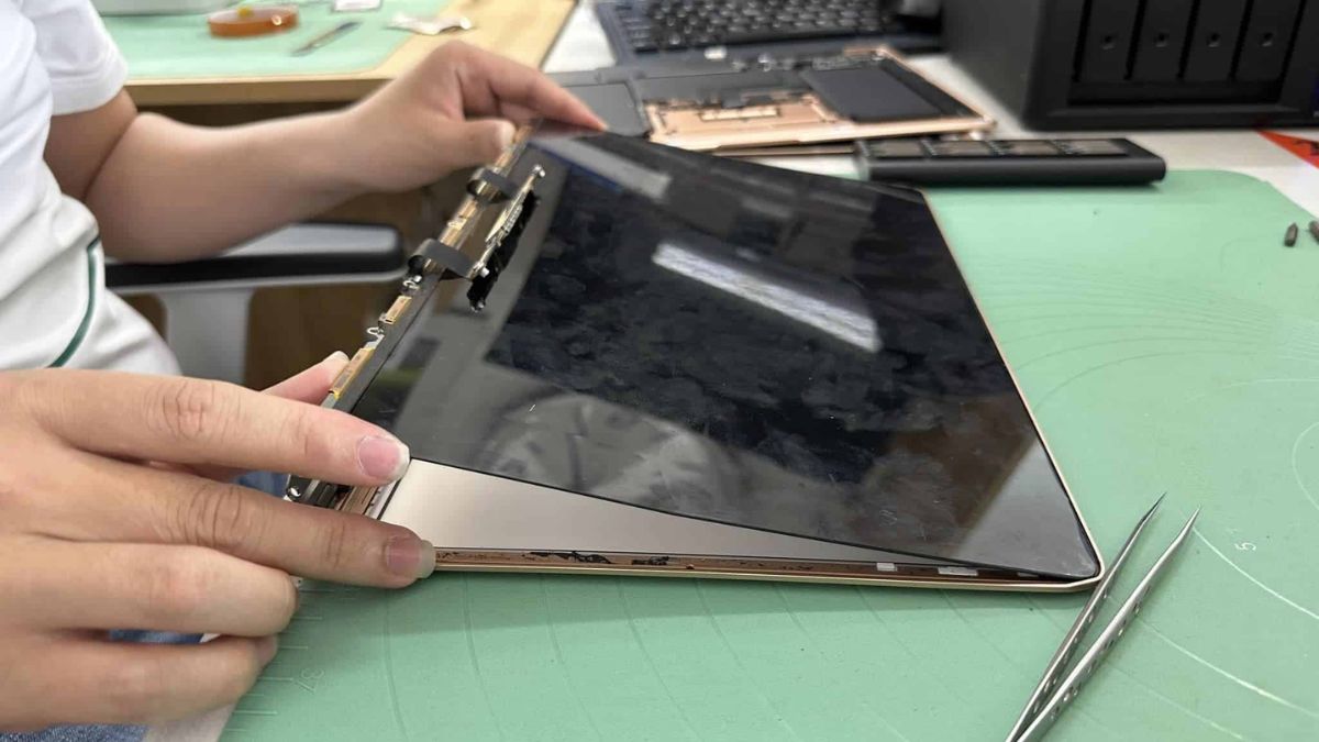 Mang máy đến cửa hàng để bảo hành, sửa chữa 