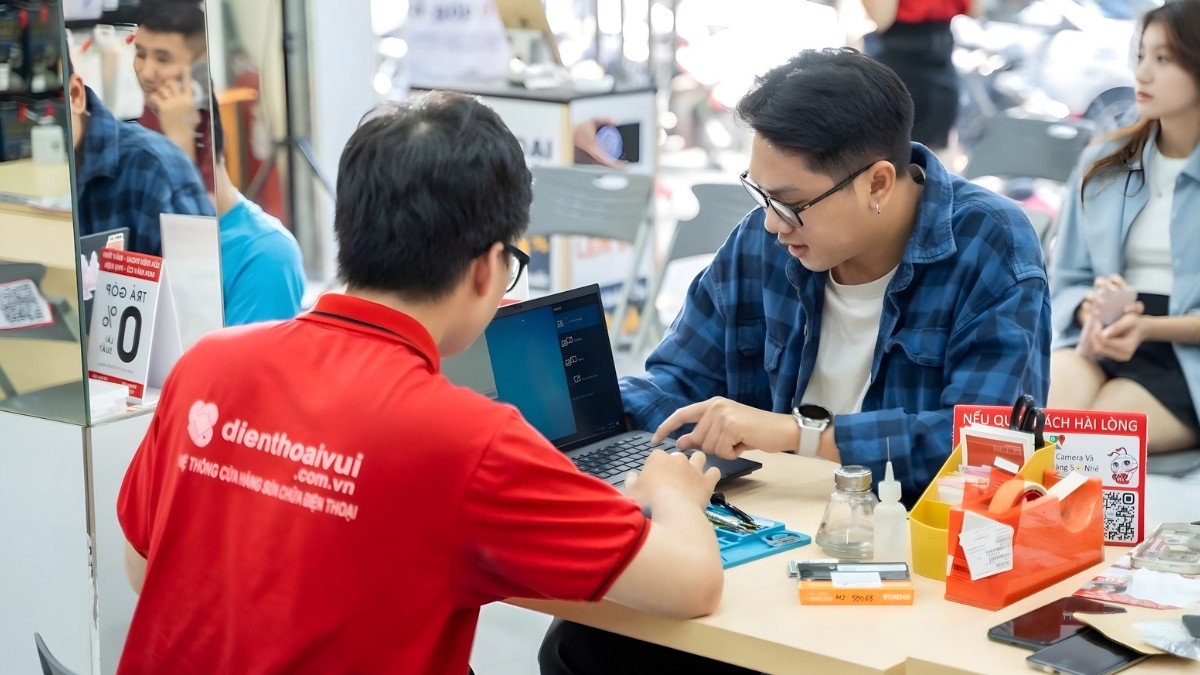 Nên mang máy đến trung tâm sửa chữa như Điện thoại vui để an toàn hơn