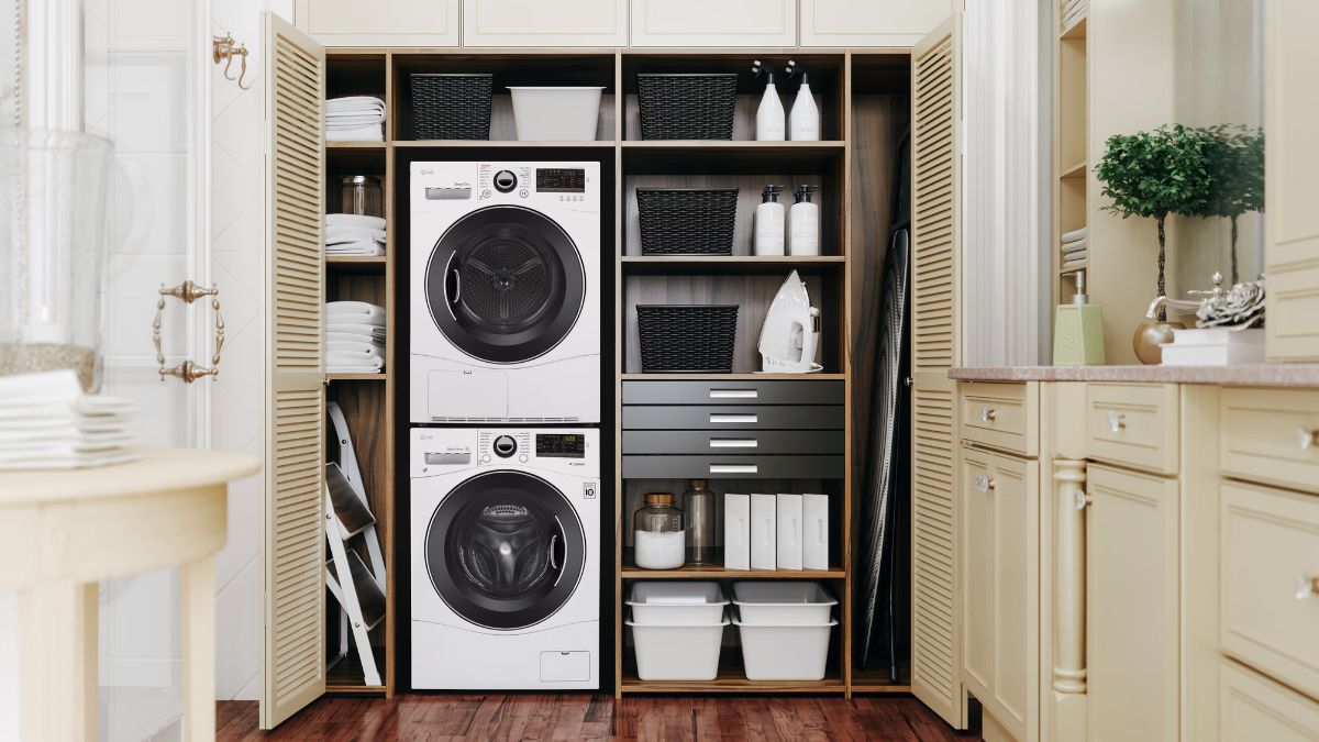 Chồng máy sấy lên máy giặt nhằm tối ưu không gian giặt giũ