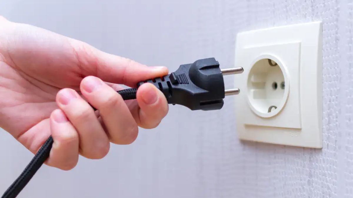 Kết nối nguồn điện và kiểm tra hoạt động