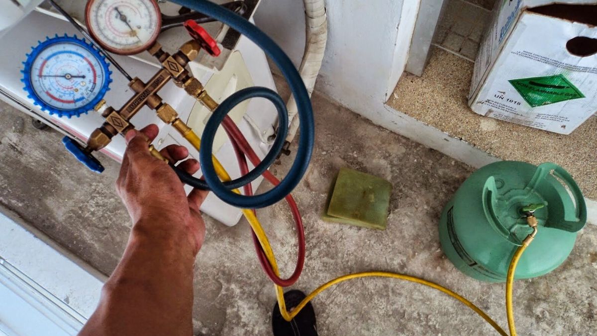 Máy lạnh thiếu hoặc rò rỉ gas