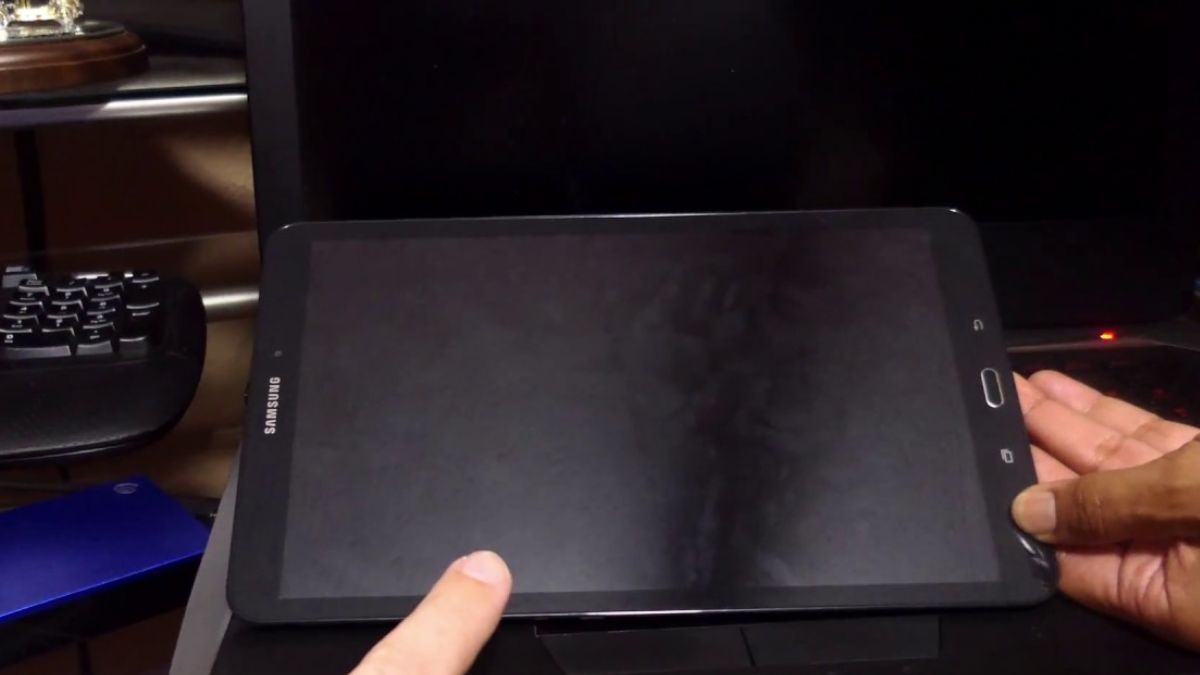 Nguyên nhân khiến máy tính bảng Samsung bị đen màn hình