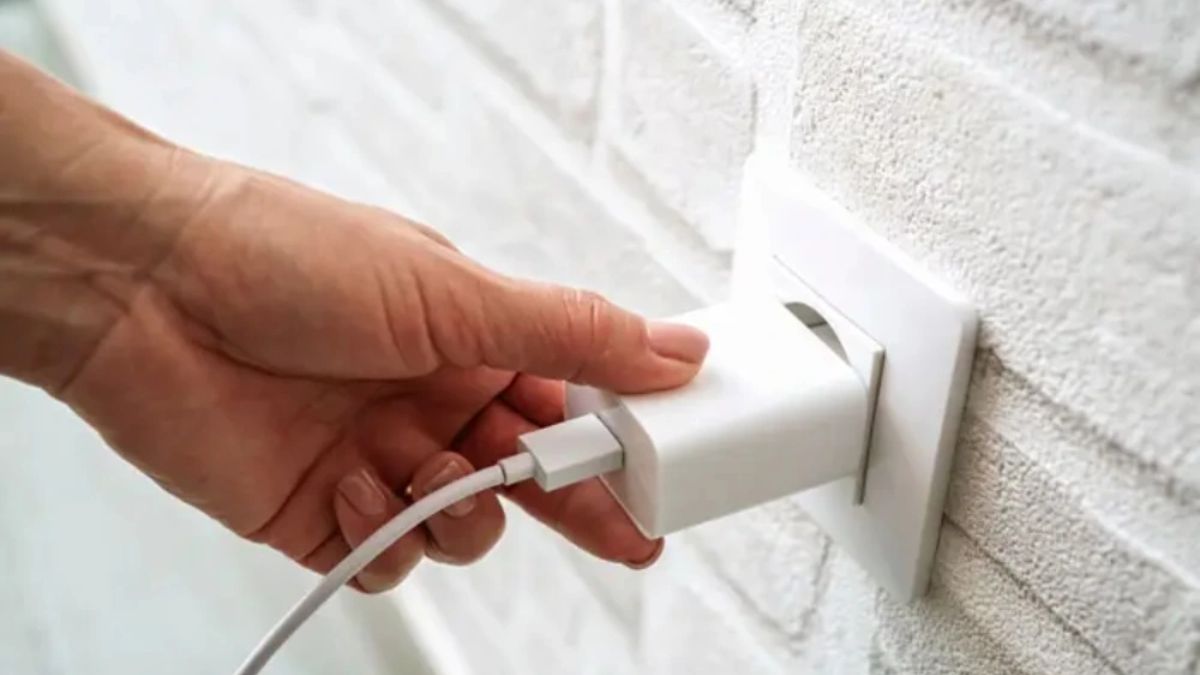 Kiểm tra nguồn máy tính bảng Samsung bước 1