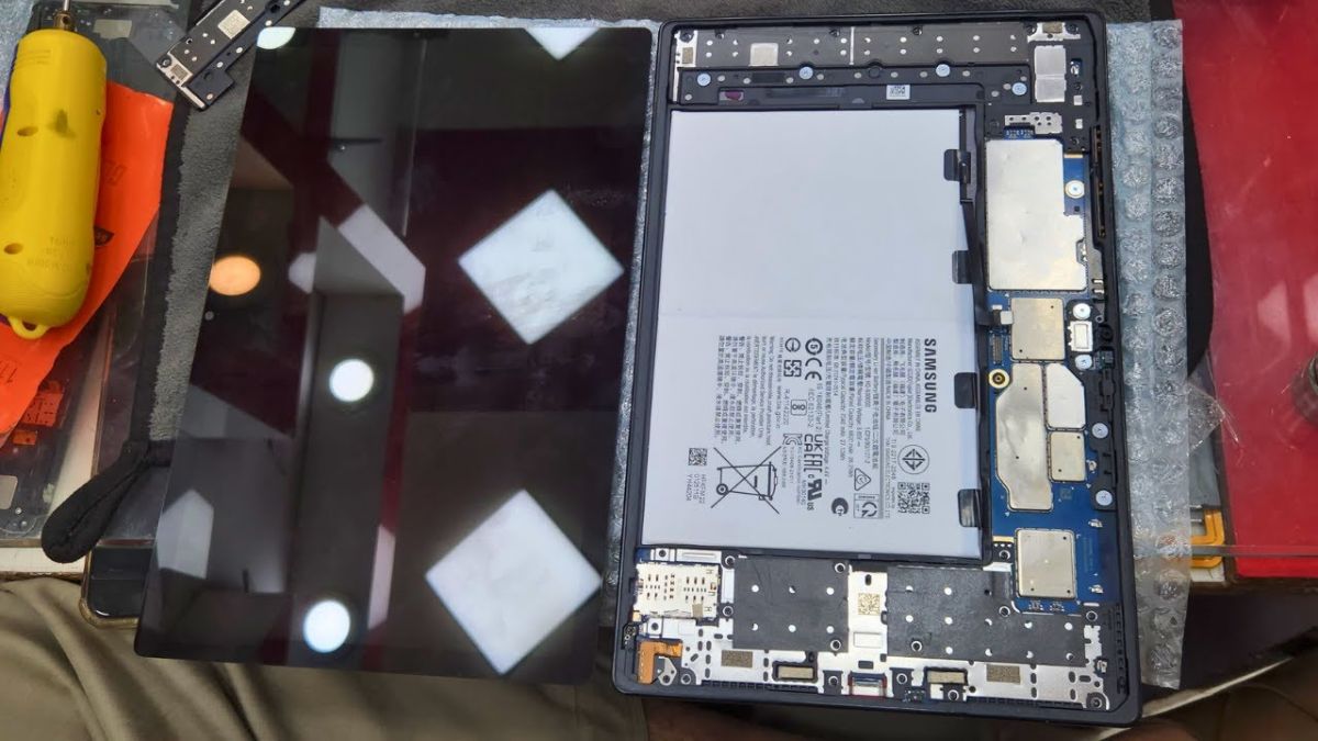 Thay màn hình mới cho máy tính bảng Samsung