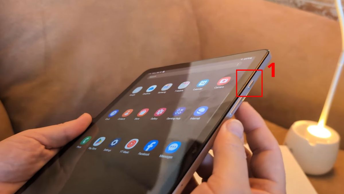 Khởi động lại thiết bị ở chế độ an toàn bước 1