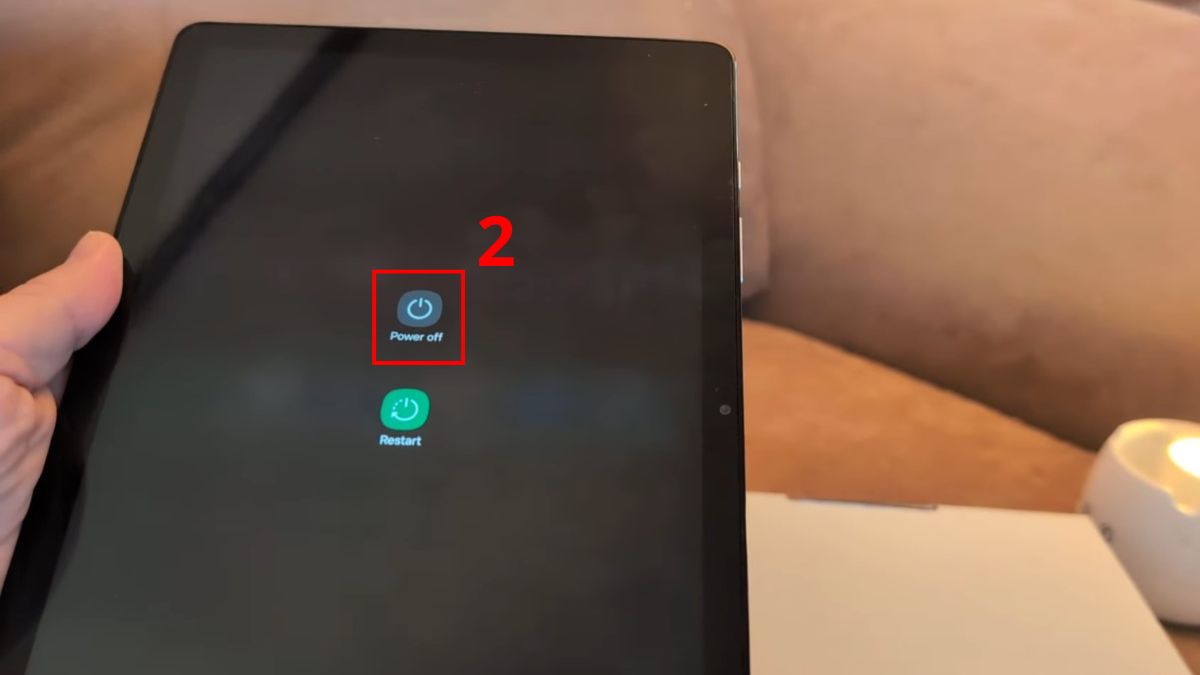 Khởi động lại thiết bị ở chế độ an toàn bước 2