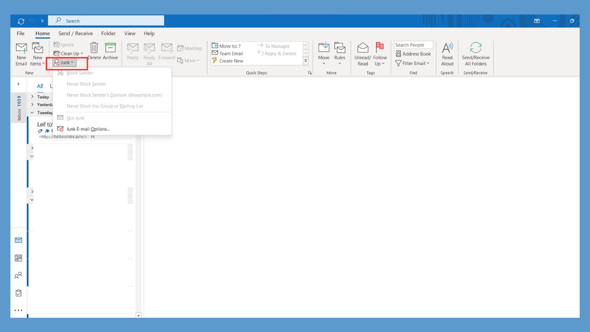 Kiểm tra lại thư mục Spam trong Outlook để khắc phục Outlook không nhận mail mới