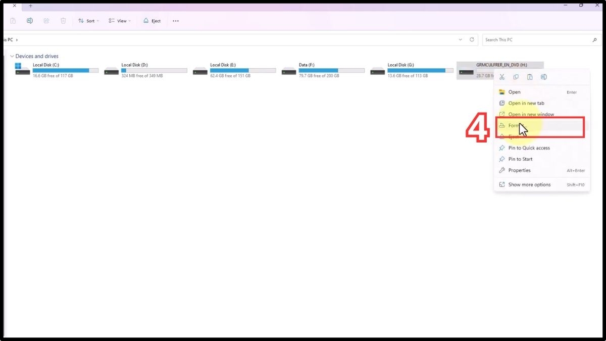 Cách sử dụng Windows File Explorer để format USB bước 2