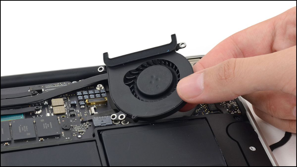 Thay quạt tản nhiệt mới nếu gãy cánh hoặc motor yếu