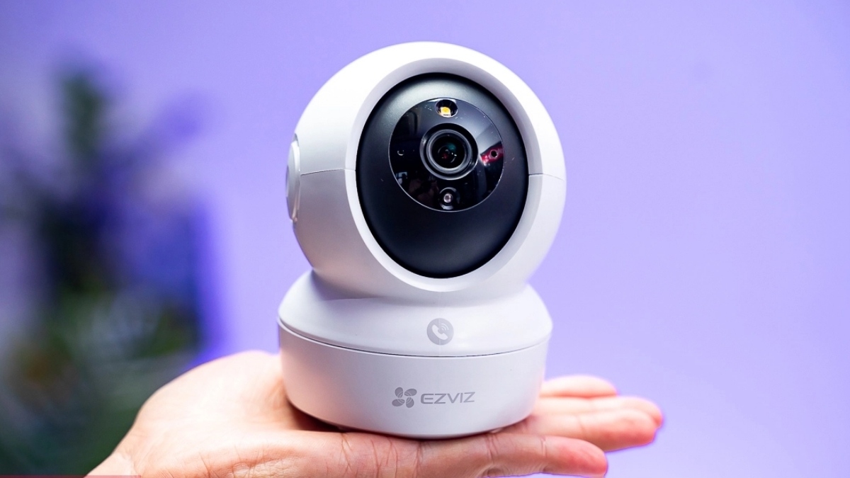 Camera giám sát là giúp bạn an tâm quản lý nhà cửa khi phải đi xa hoặc di chuyển nhiều