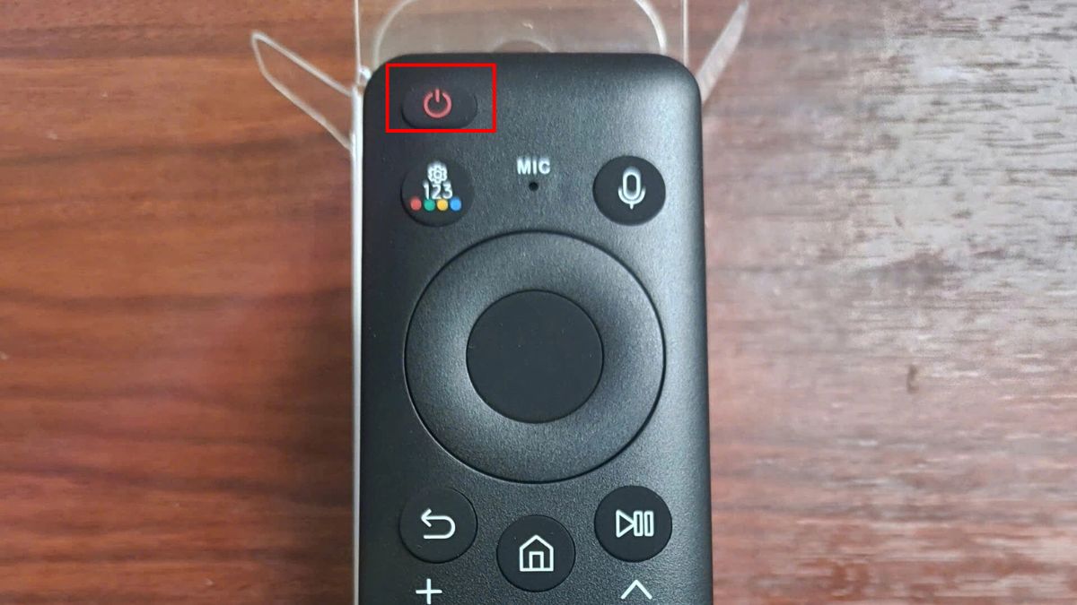 Khử điện dư trên điều khiển và tivi Samsung để sửa lỗi remote tivi không hoạt động