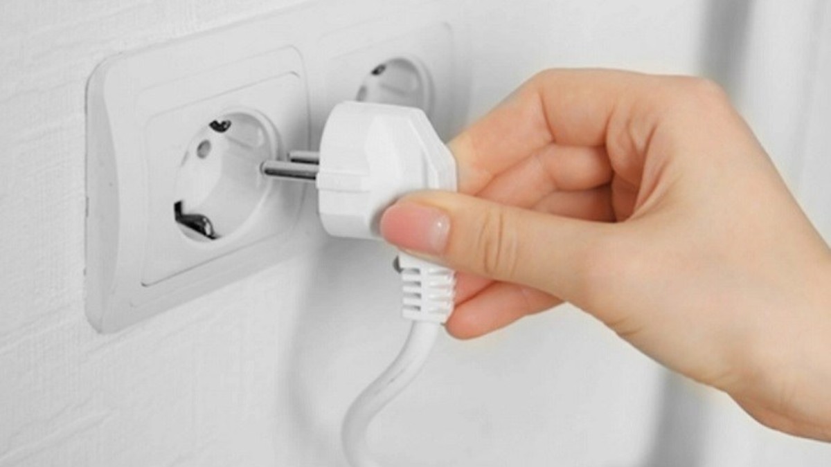 Tắt nguồn và khởi động lại tivi