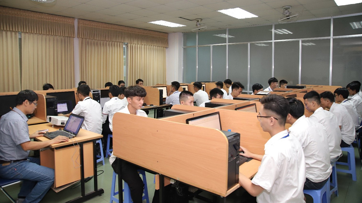 Học phí trường Đại học Công nghiệp TPHCM được đánh giá là hợp lý