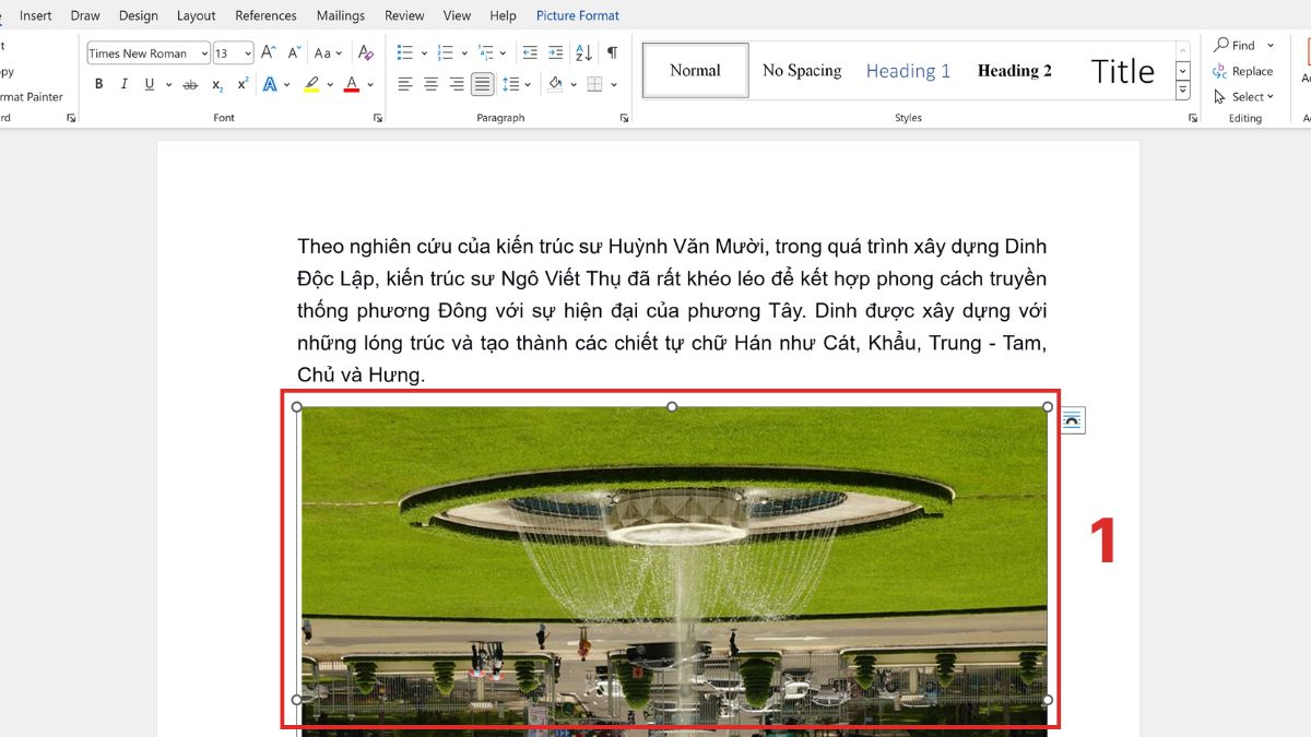 Xoay ảnh trong Word bằng công cụ Rotate bước 1