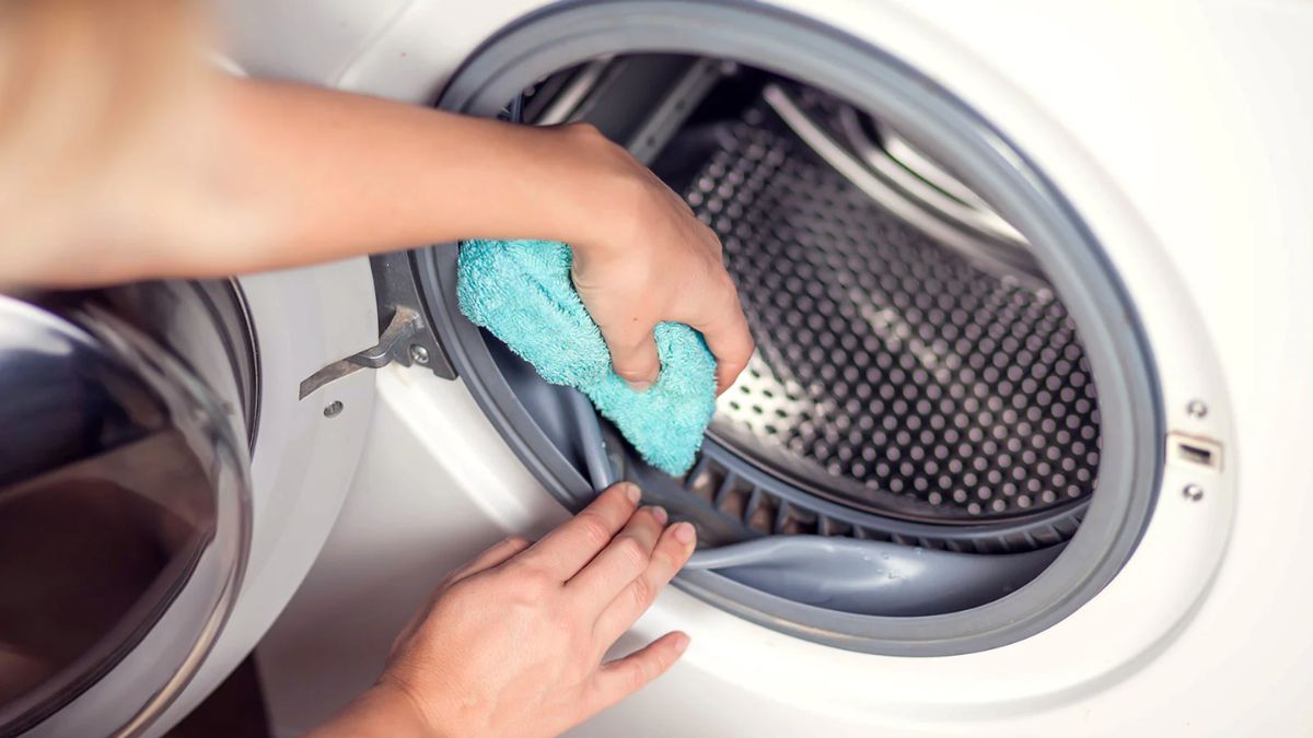Vệ sinh máy giặt định kỳ