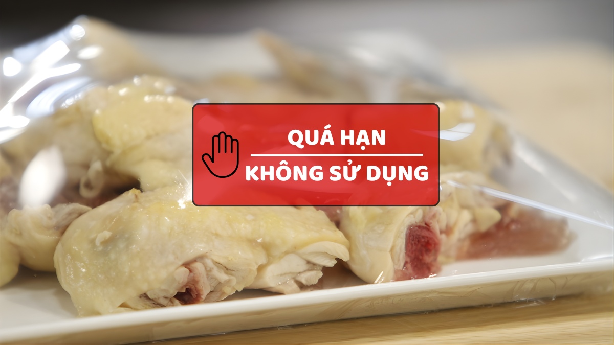 Thịt gà để ngăn mát quá hạn có nấu được không?