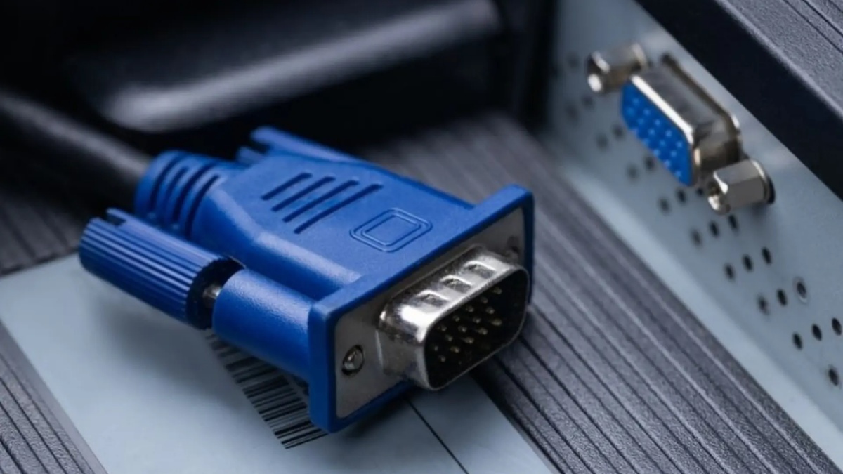 Kết nối qua cổng VGA dành cho laptop đời cũ
