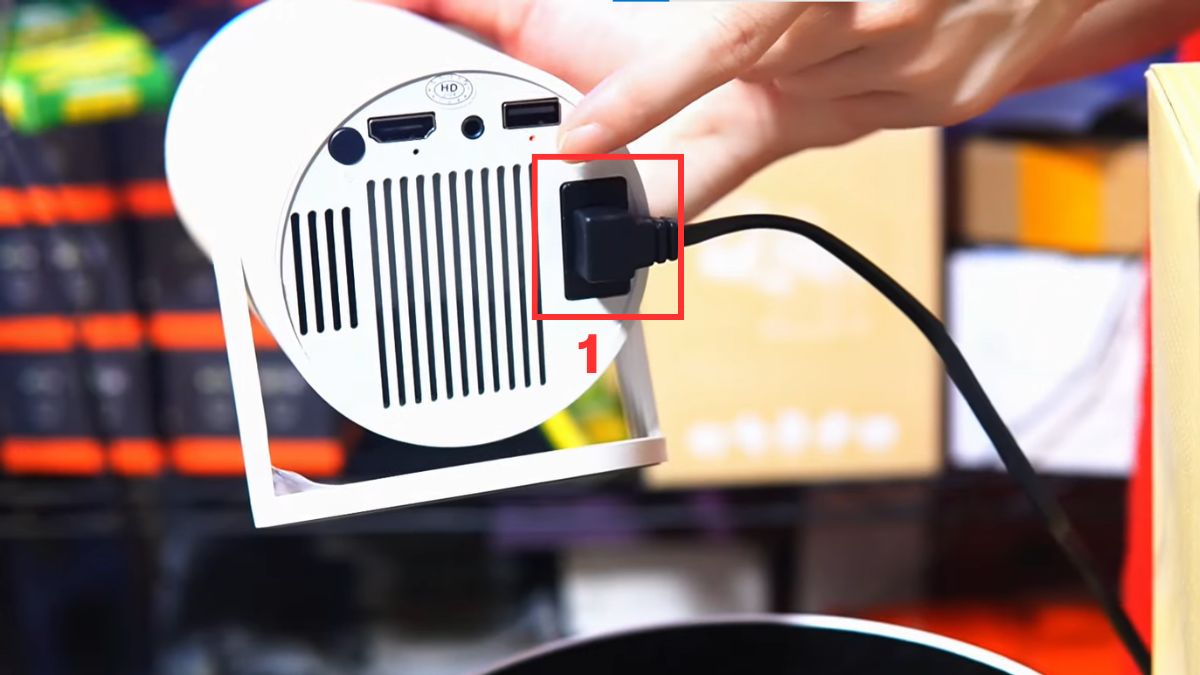 Cách cài đặt và sử dụng máy chiếu mini HY300