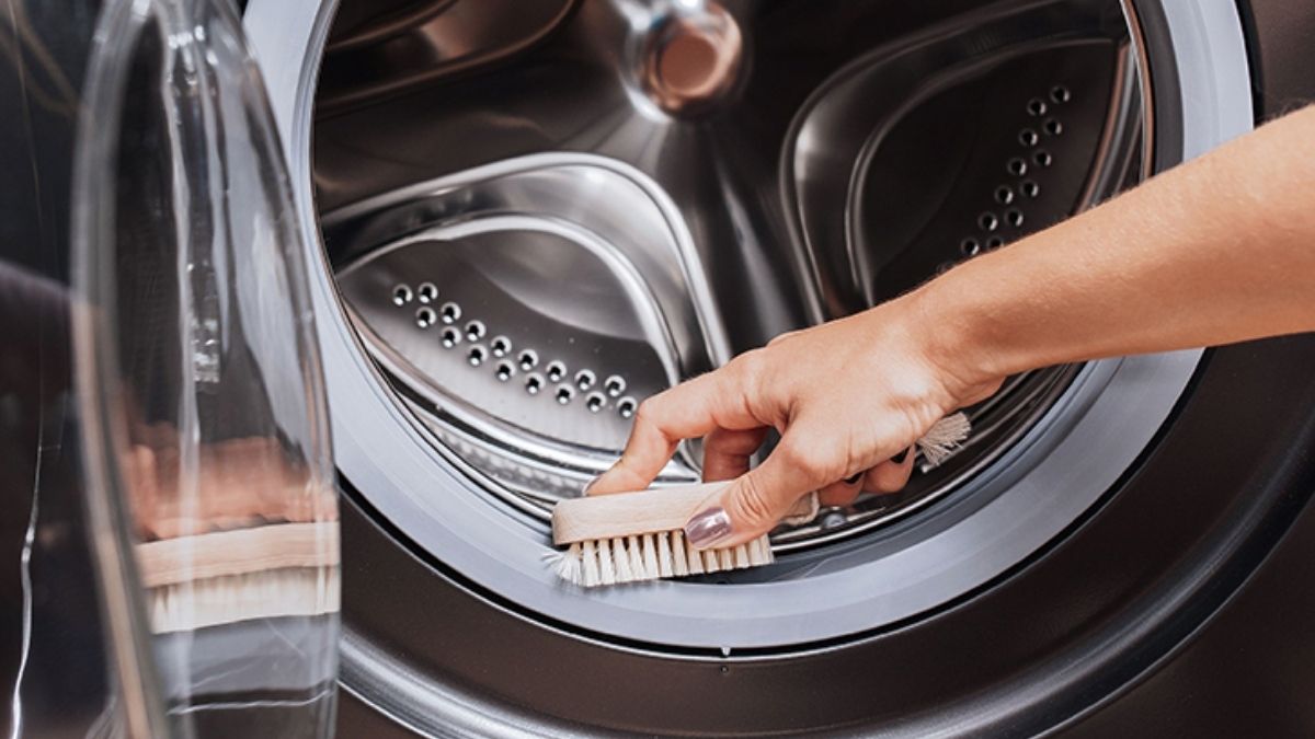 Vì sao cần tháo vệ sinh máy giặt định kỳ?