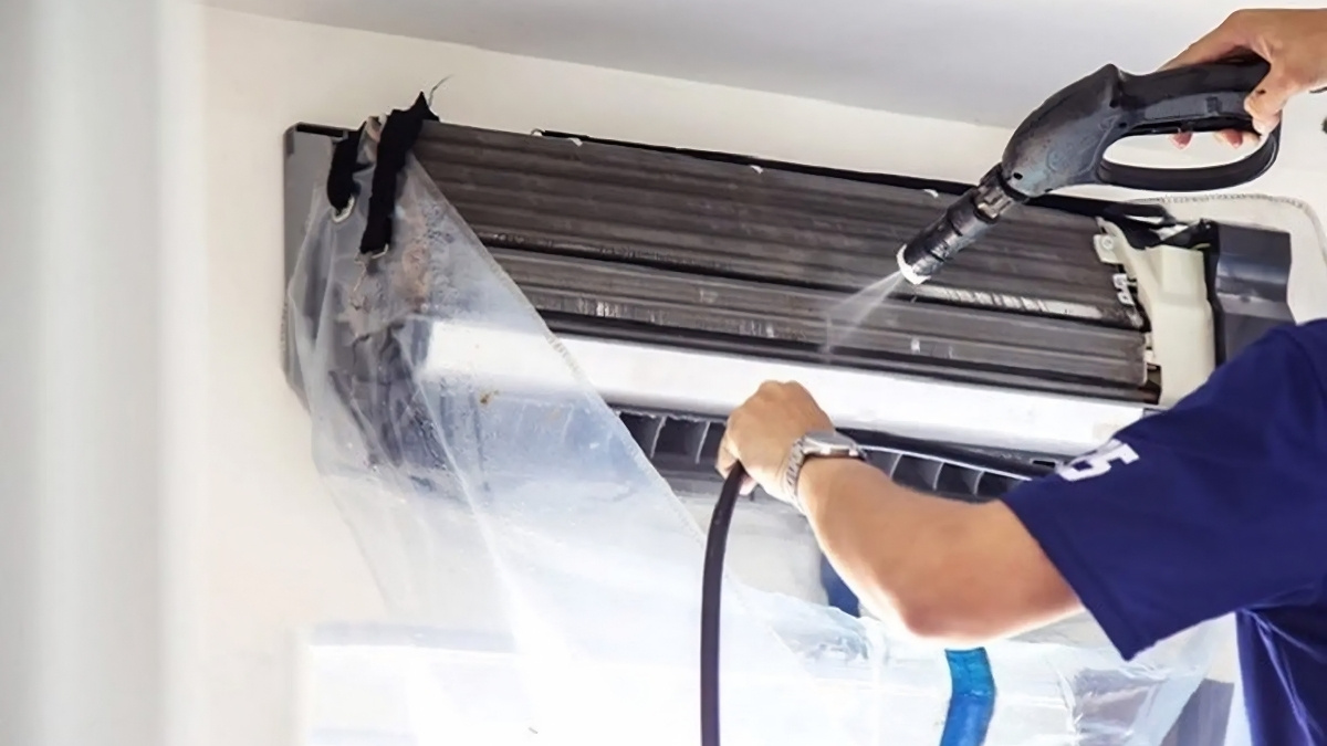 Vệ sinh dàn lạnh và máng thoát nước
