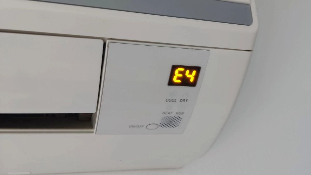 Đọc mã lỗi trên điều hòa và tra cứu ý nghĩa
