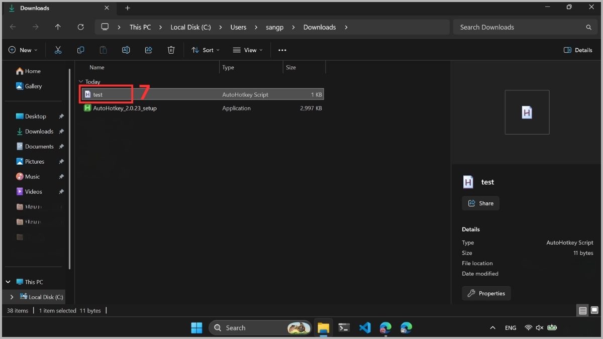 Nhấp đúp vào file script