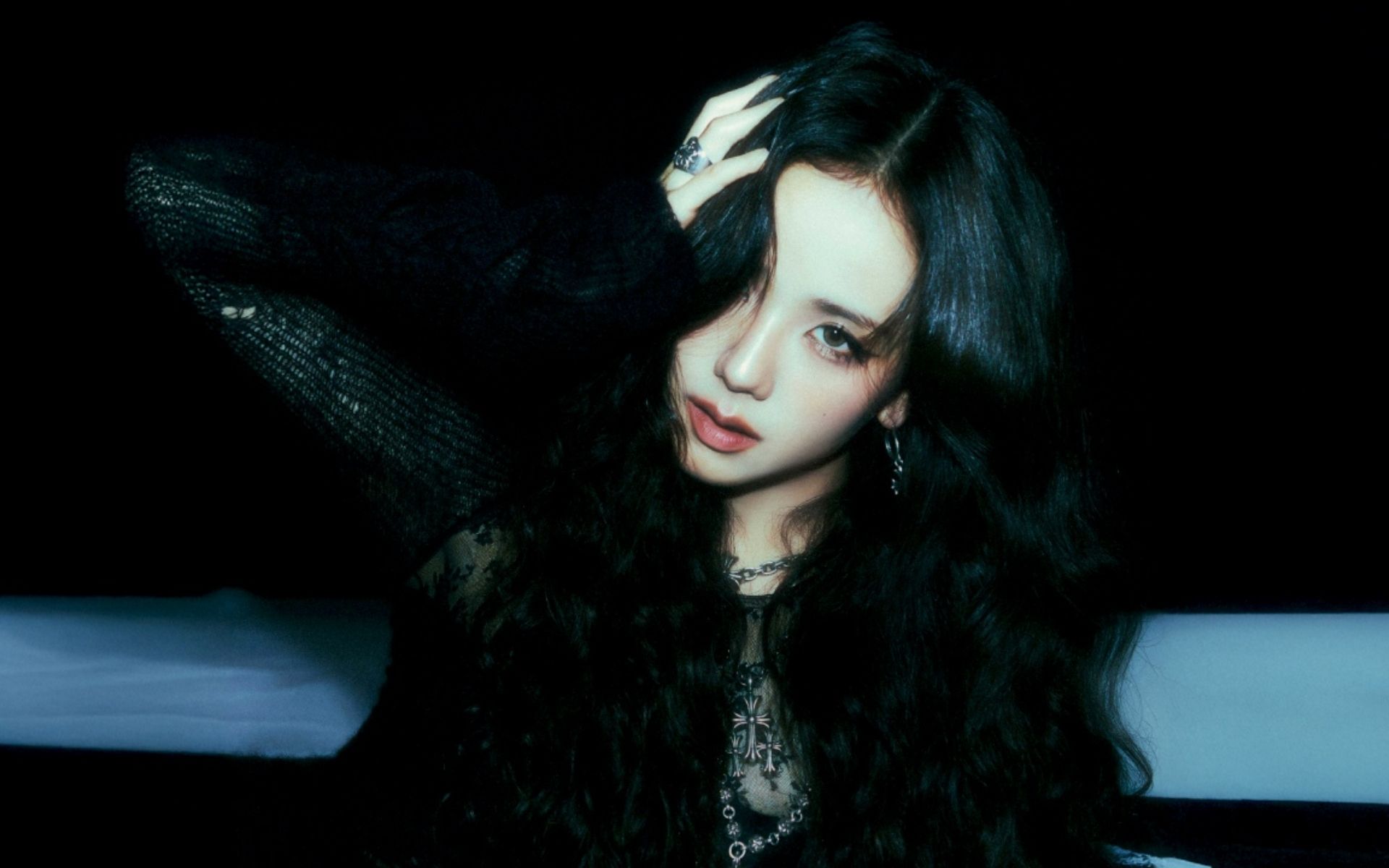 Hình nền Jisoo BLACKPINK ma mị cho iPad