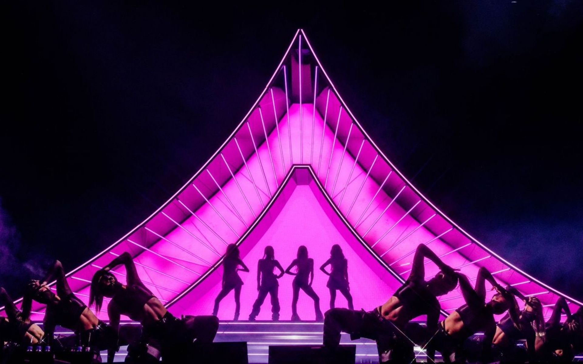 Hình nền BLACKPINK biểu diễn Coachella cho máy tính bảng