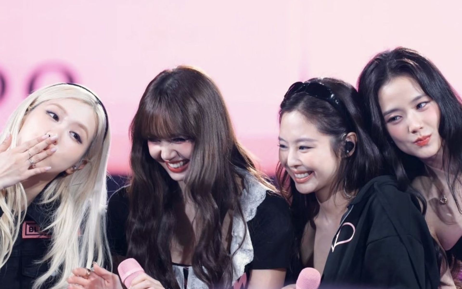 Hình nền BLACKPINK tại Born Pink World Tour cho iPad