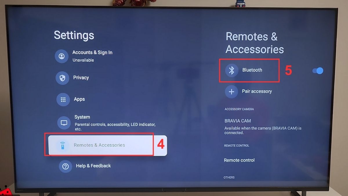 Truy cập Remote & Accessories > Bluetooth 