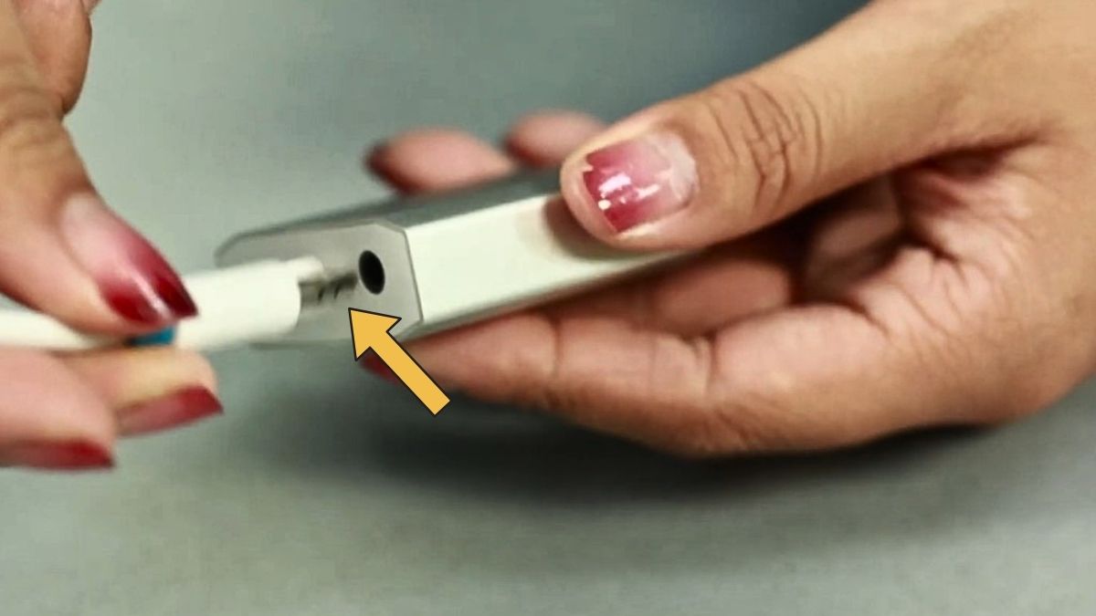 Kết nối tín hiệu âm thanh vào máy chiếu