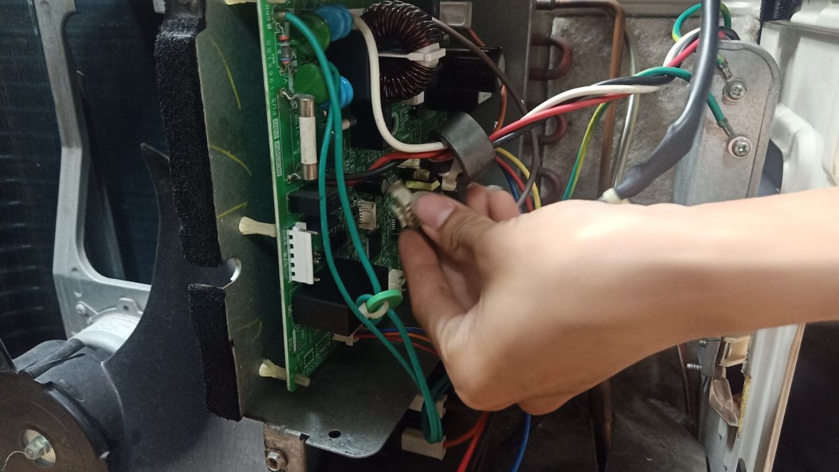 Cách sửa lỗi CH05 máy lạnh LG tại nhà