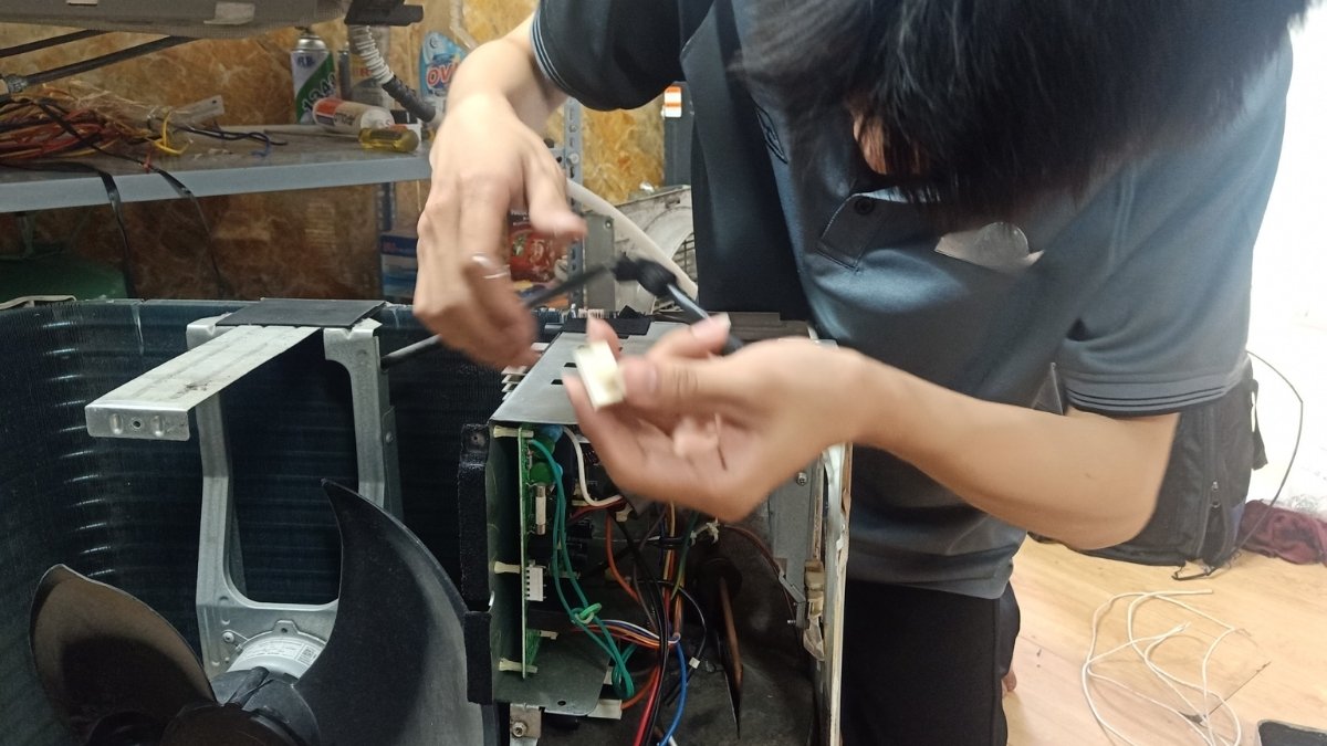Bo mạch dàn nóng điều khiển máy nén Inverter gặp sự cố