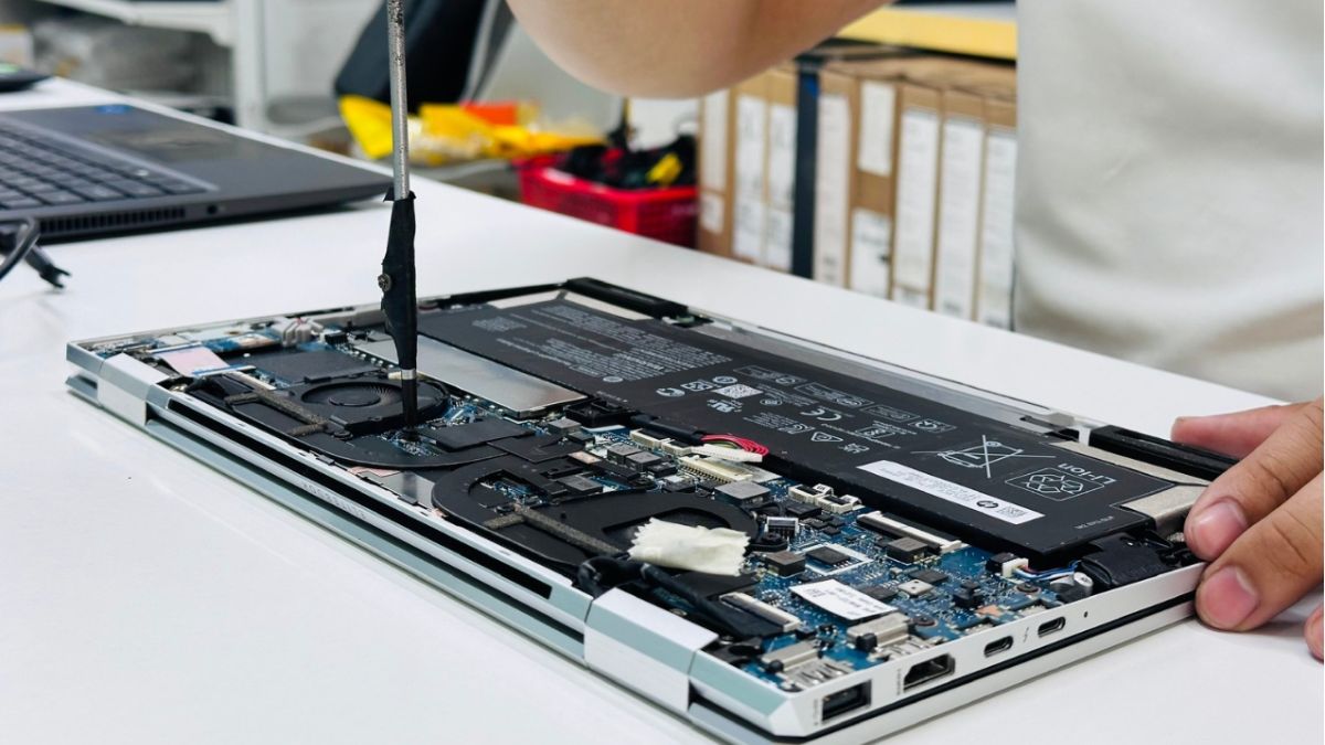 Cách khắc phục màn hình laptop bị tối do phần cứng
