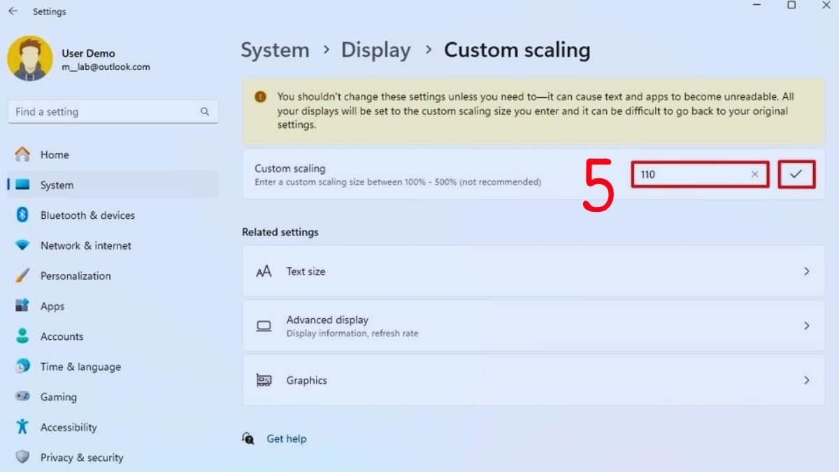 Vào phần Custom scaling để buộc hình ảnh tràn viền
