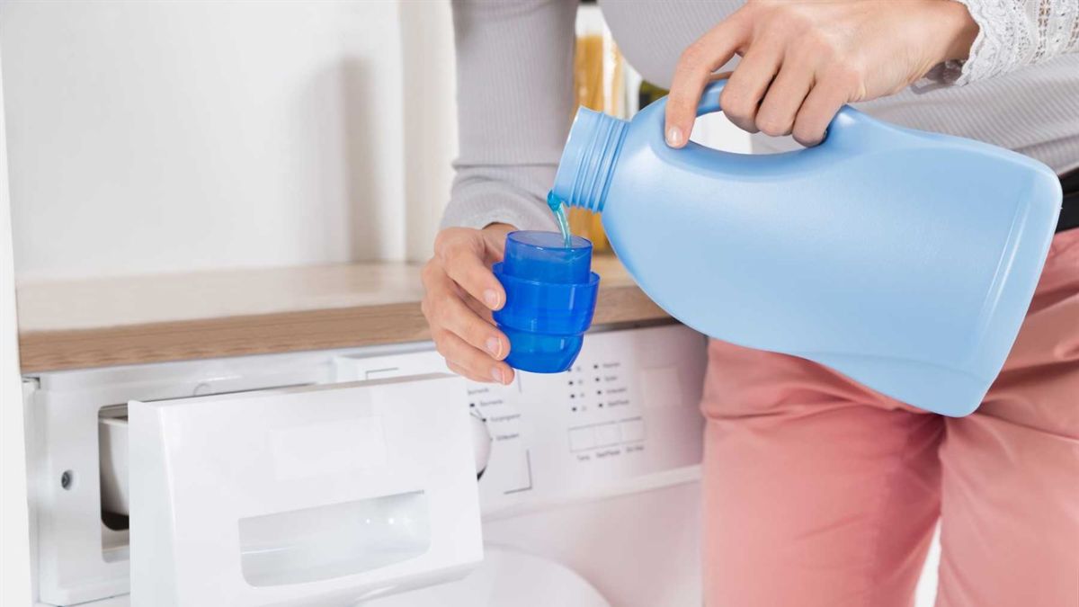 Giảm lượng bột giặt hoặc nước giặt