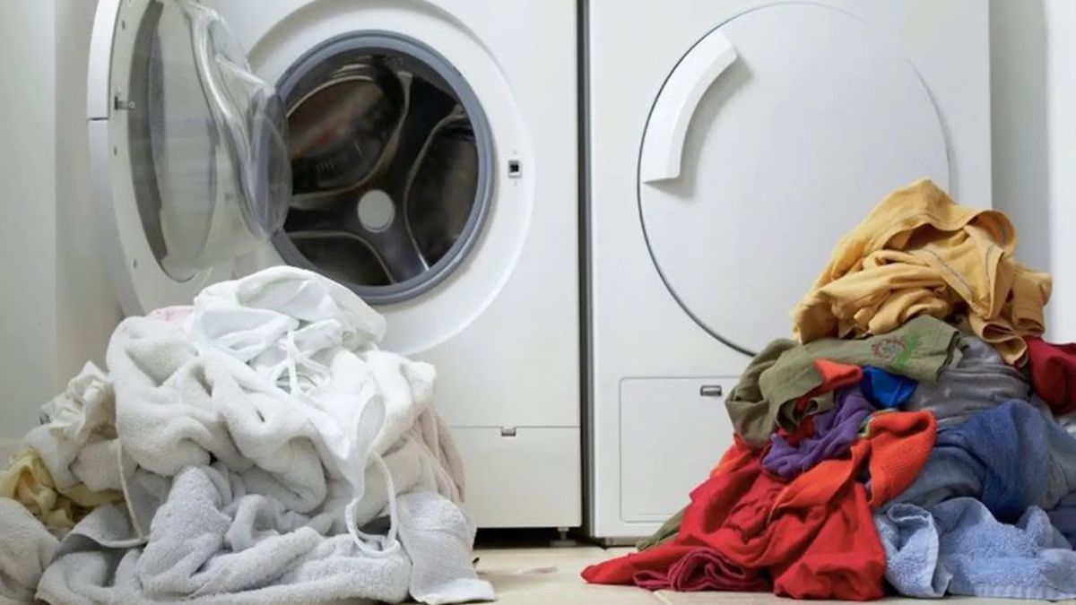 Phân loại quần áo giặt