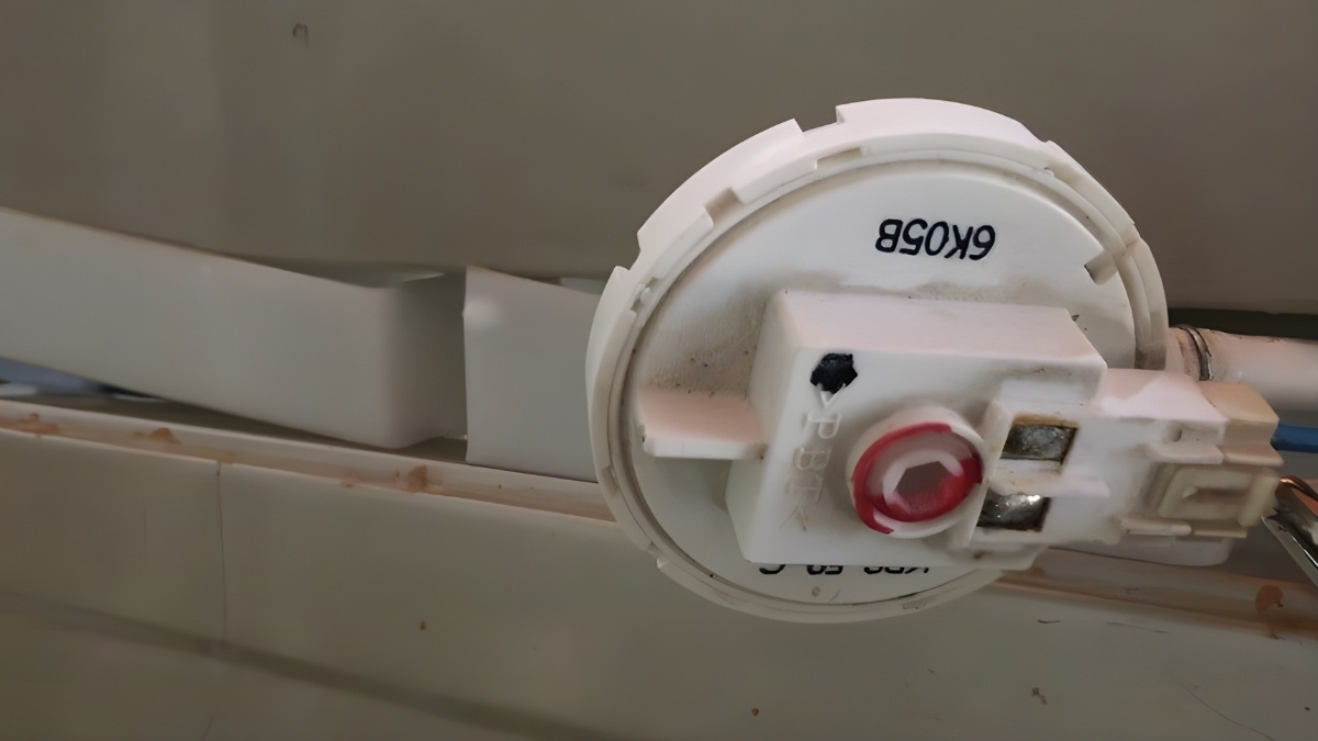 Cảm biến mực nước hoạt động không chính xác