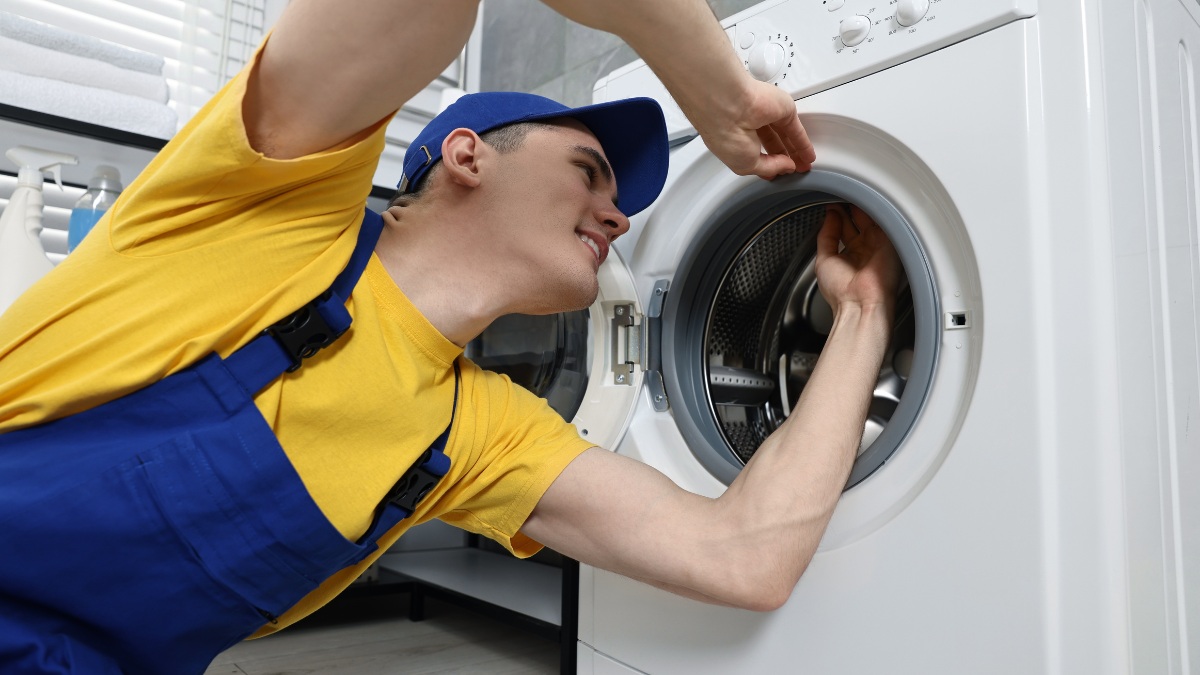 Kiểm tra cửa máy giặt và cảm biến đóng cửa